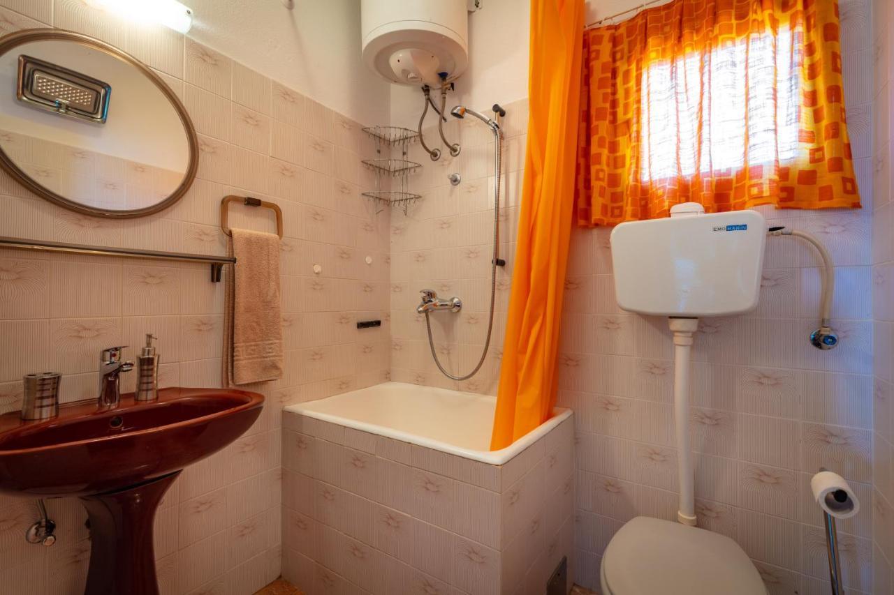 Holiday Home Barbara Трогир Екстериор снимка